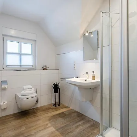 Leni, 3 Schlafzimmer, 2 Baeder, Grosser Eingezaeunter Garten In Ruhiger Lage! Holiday home Greetsiel